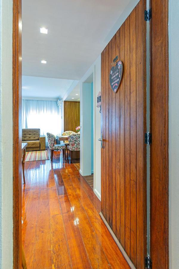Amplo Apartamento Ao Lado Da Rua Coberta Gramado Exteriör bild