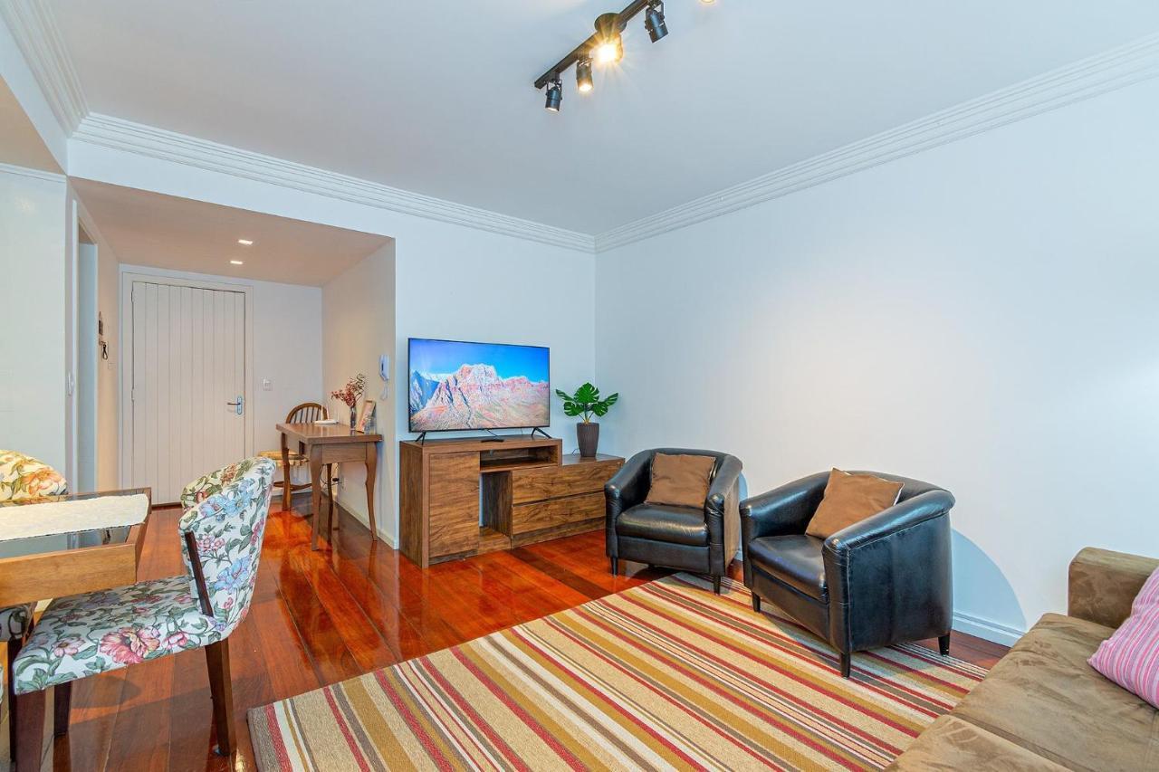 Amplo Apartamento Ao Lado Da Rua Coberta Gramado Exteriör bild