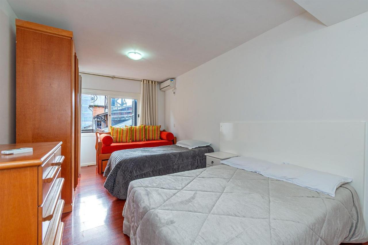 Amplo Apartamento Ao Lado Da Rua Coberta Gramado Exteriör bild