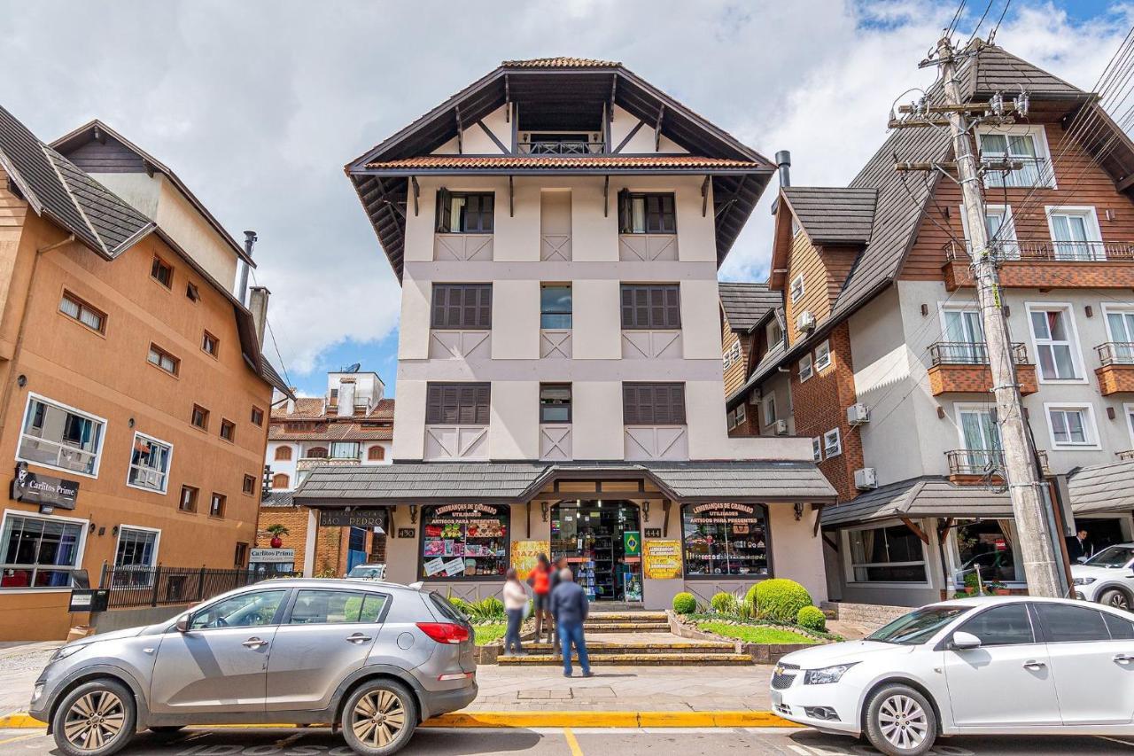 Amplo Apartamento Ao Lado Da Rua Coberta Gramado Exteriör bild