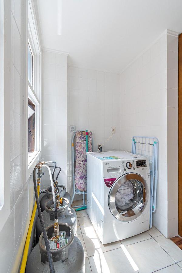 Amplo Apartamento Ao Lado Da Rua Coberta Gramado Exteriör bild