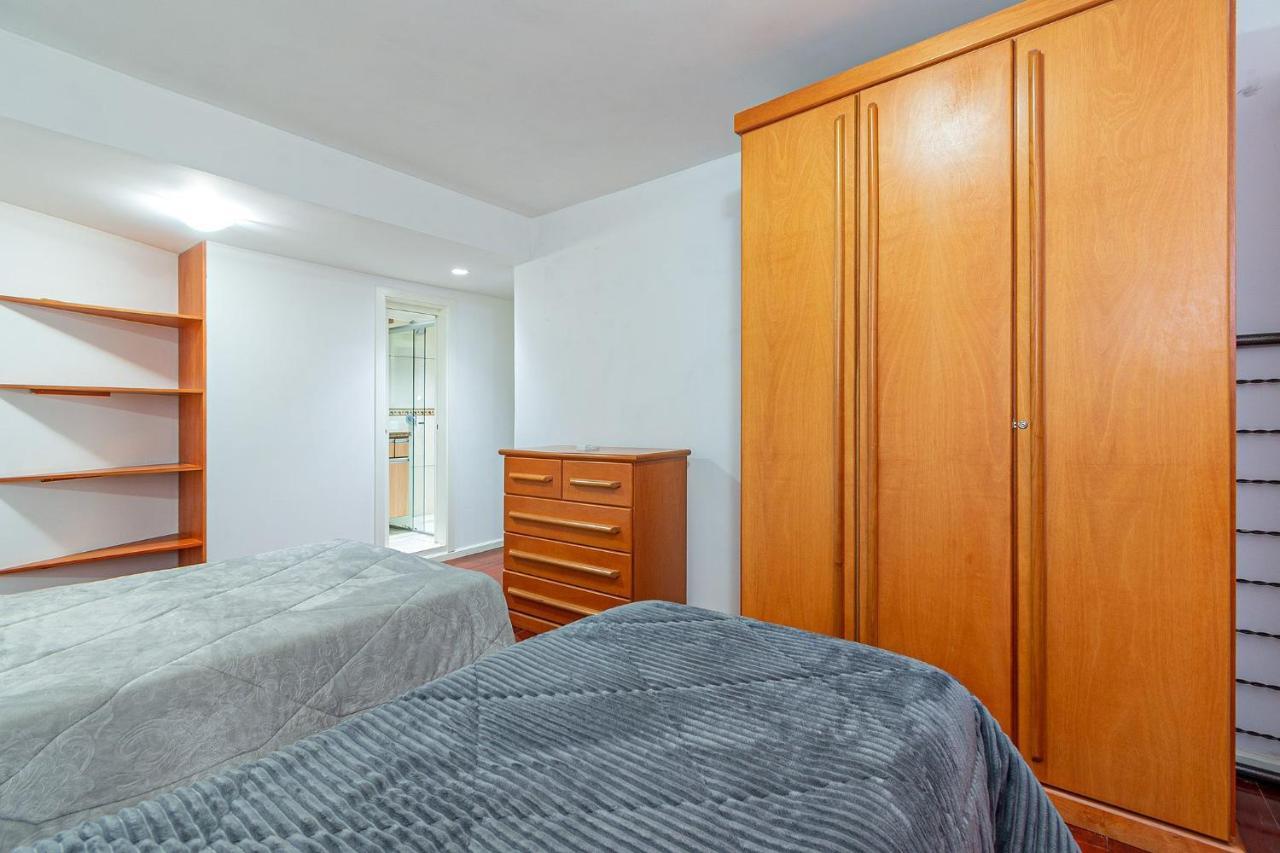 Amplo Apartamento Ao Lado Da Rua Coberta Gramado Exteriör bild