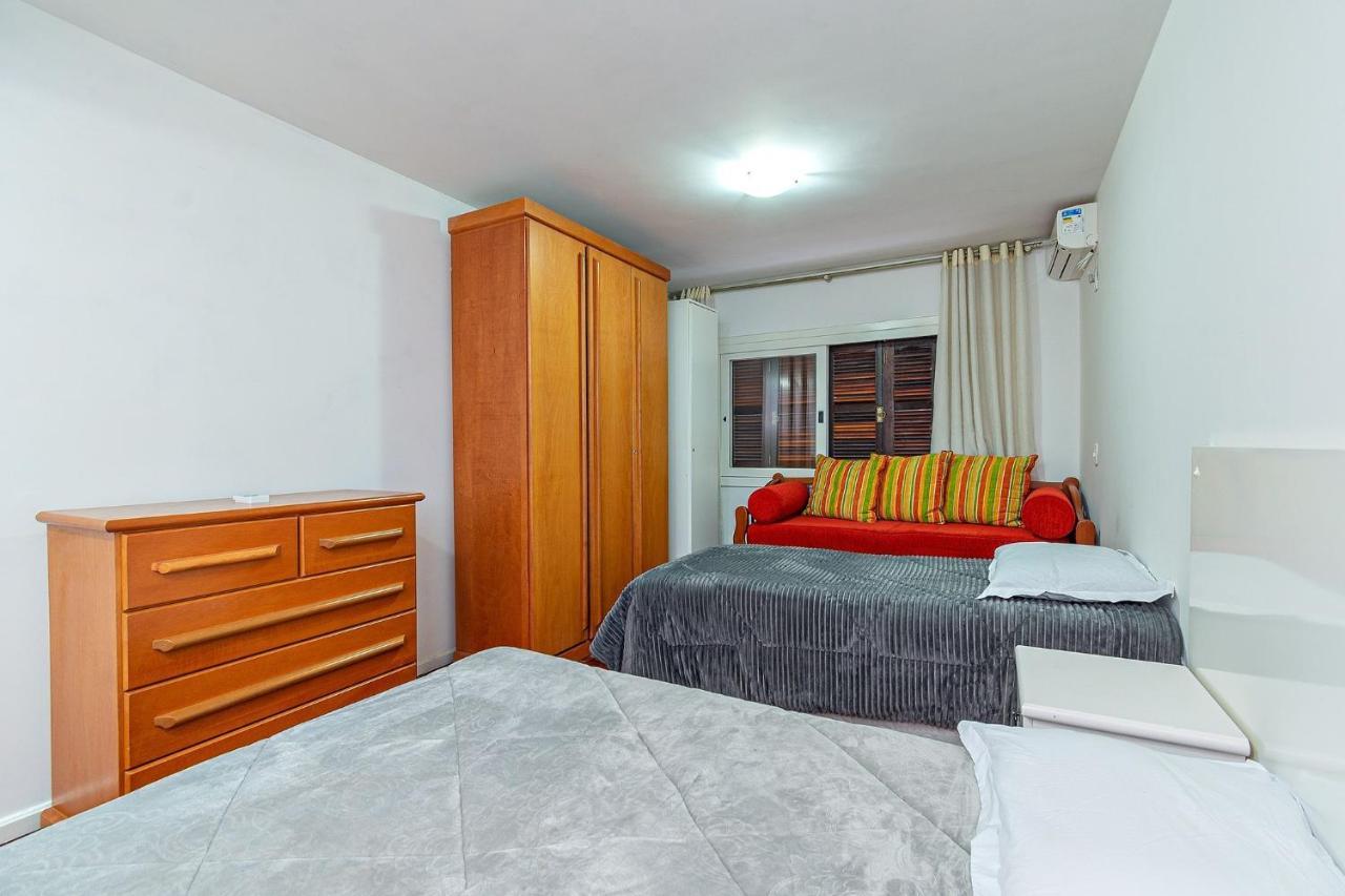 Amplo Apartamento Ao Lado Da Rua Coberta Gramado Exteriör bild