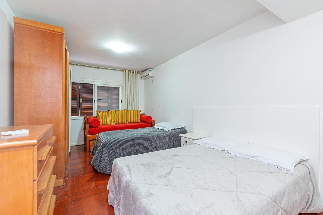 Amplo Apartamento Ao Lado Da Rua Coberta Gramado Exteriör bild