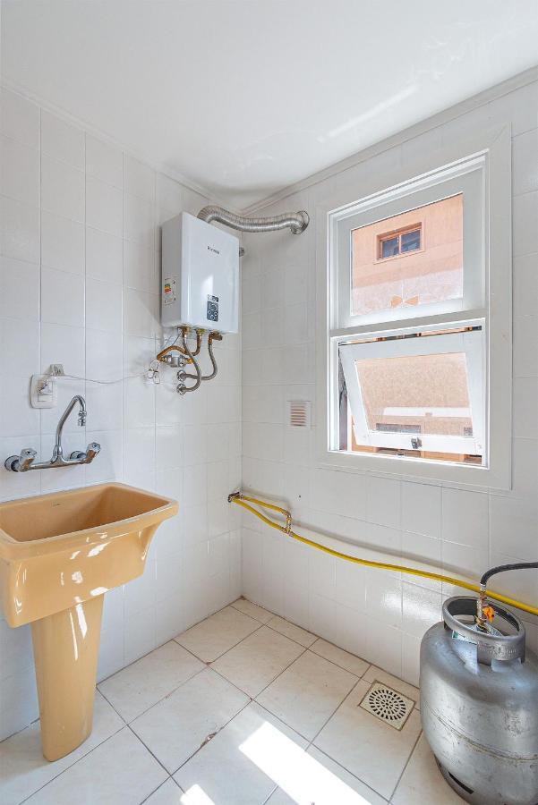 Amplo Apartamento Ao Lado Da Rua Coberta Gramado Exteriör bild